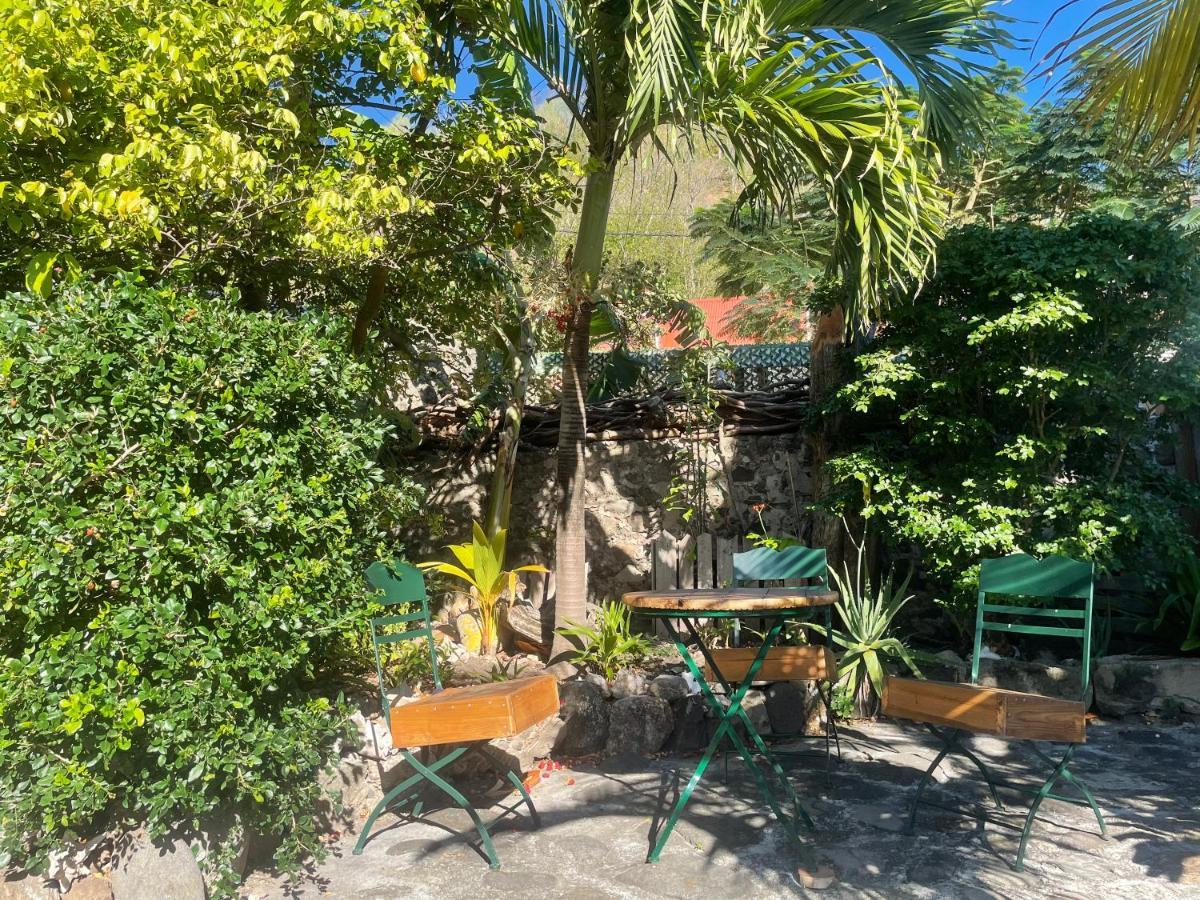 Hotel Les Hamacs Aux Saintes Terre-De-Haut Esterno foto